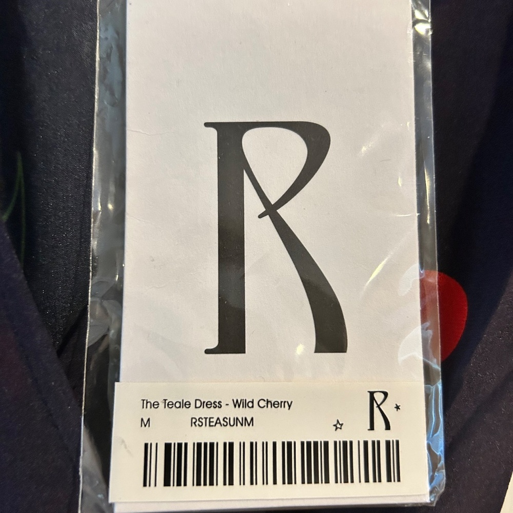 Realisation Par - The Teale dress in Wild Cherry - size M - 100% silk - NWT - Picture 7 of 11